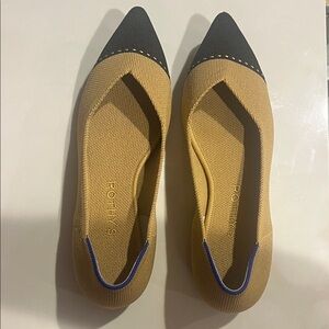 Rothy's “The Point” Black and Camel VGUC